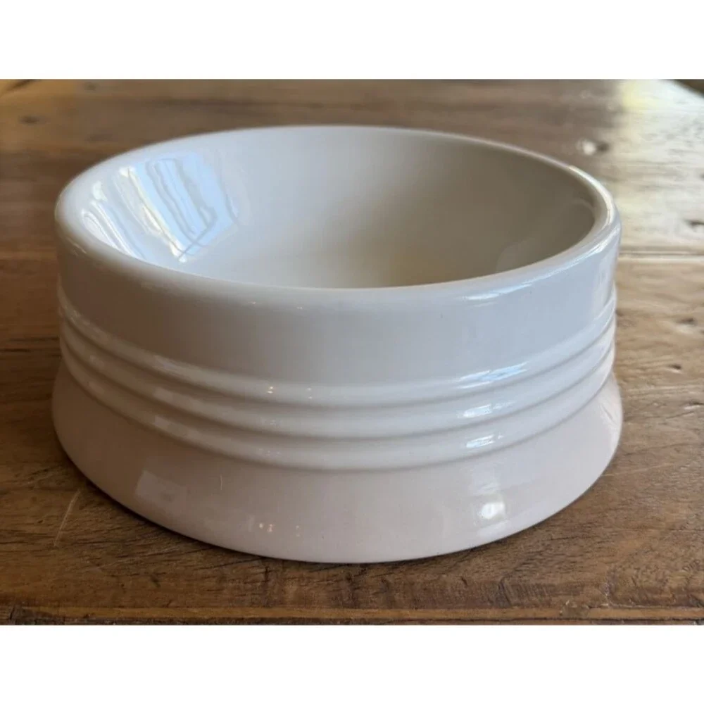 Le Creuset Stoneware Large Feeding Bowl Pet Collection 23 cm 800 ml Meringue NEW